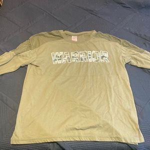 Green no boundaries 3/4 sleeve shirt